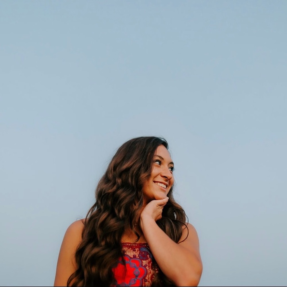 Meet your Posher, Ava